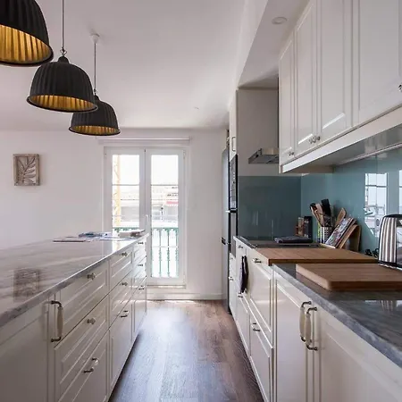 Chiado River View Deluxe דירה