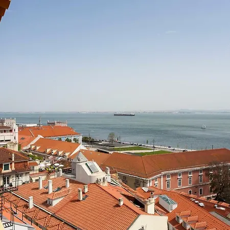 Chiado River View Deluxe Appartamento *